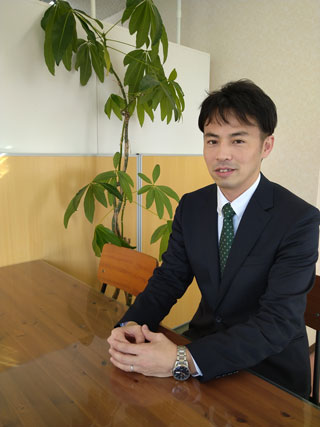 髙瀬 敦史